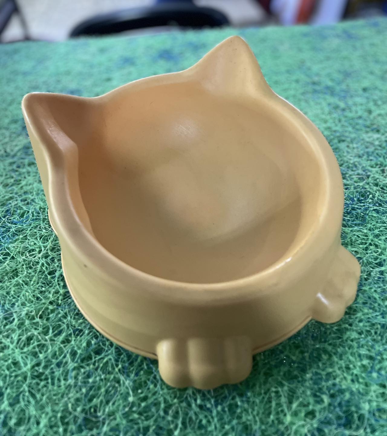Cute Cat-Shaped Pet Bowl